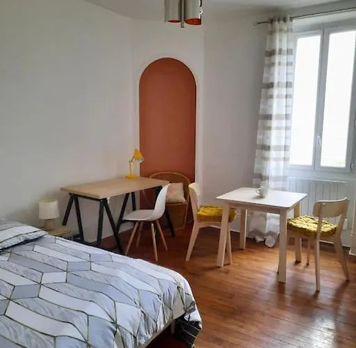 Superbe Sur Cour Arboree *